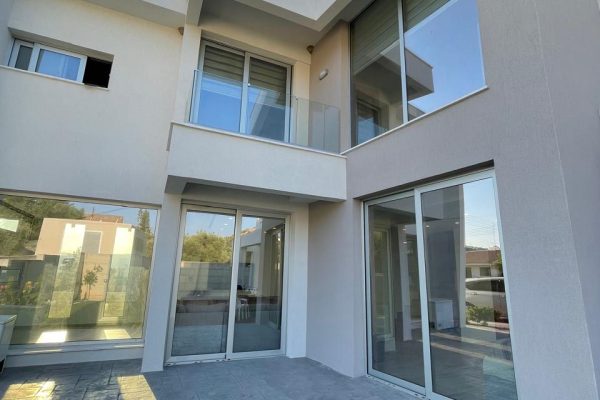 Modern 4 bedroom house in Palodia